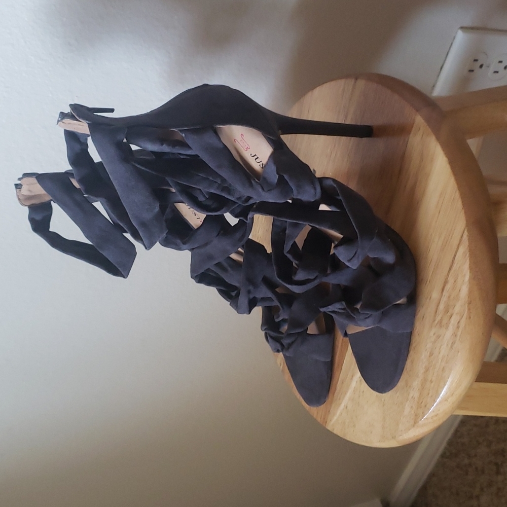 Heels - Picture 2 of 3